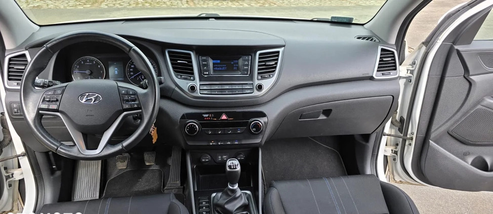 Hyundai Tucson cena 74900 przebieg: 79648, rok produkcji 2017 z Puławy małe 67